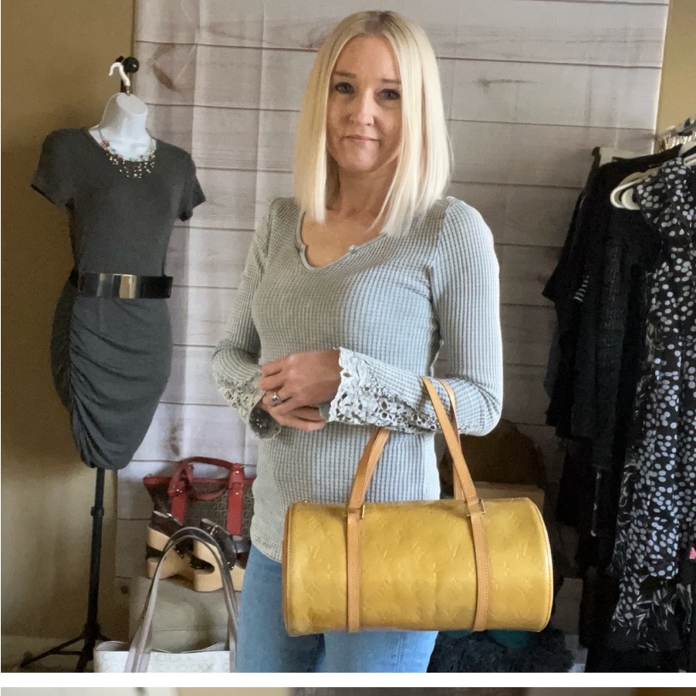 Louis Vuitton Yellow Vernis Leather Bedford Papillon
Shoulder Bag